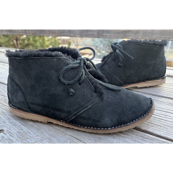 Shoes - Beek Penguin Women's 7 Shearling Lined Black Suede Chukka Boots